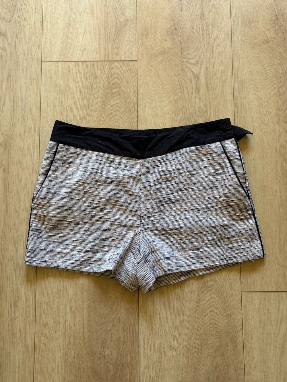 Ann Taylor Loft Black & White Cotton Short